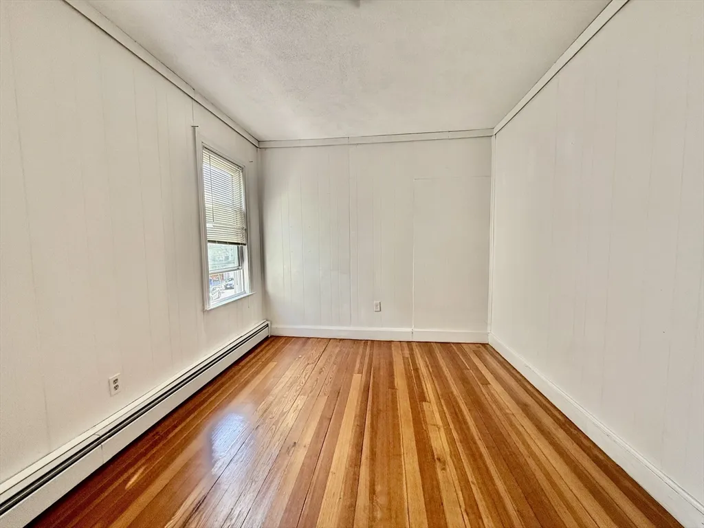 35 Calvin St, Ward Two