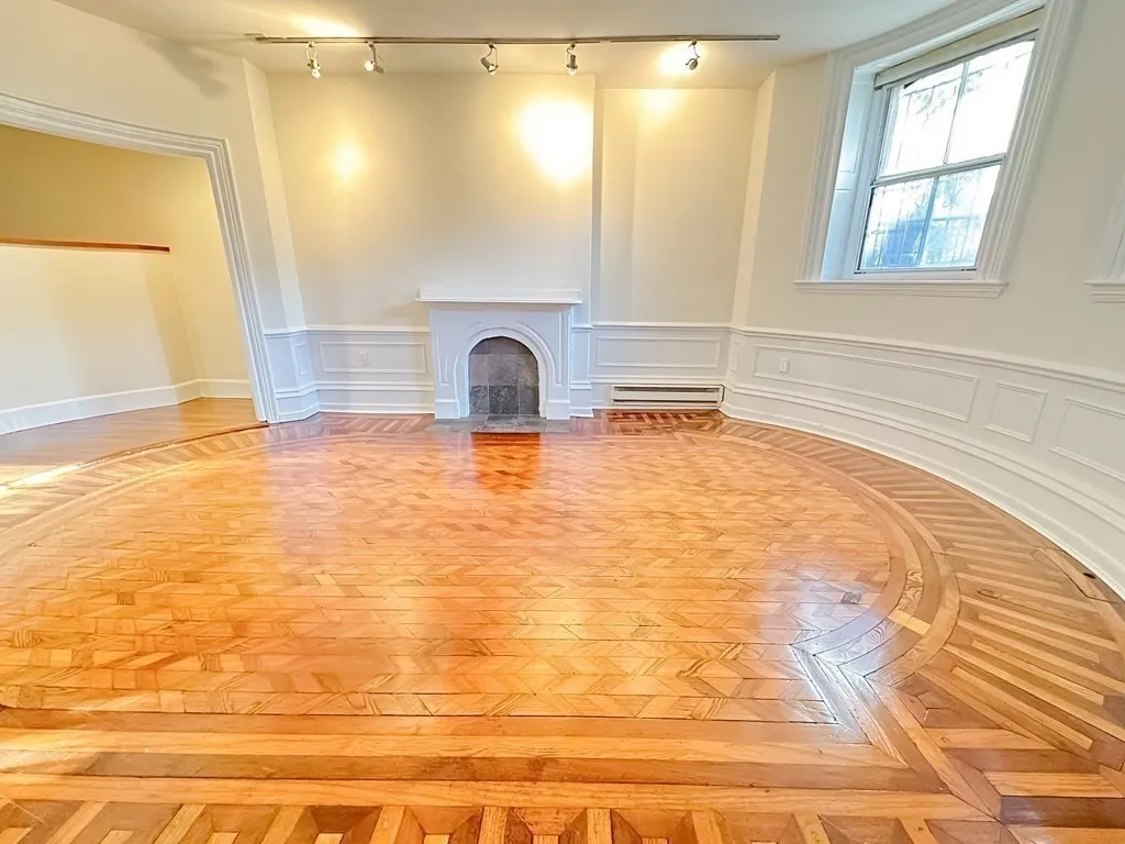 534 Massachusetts Ave, South End