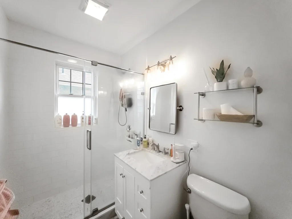 23 Kingsboro Park, Jamaica Plain