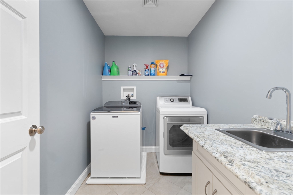 60 Shufelt Rd, South Walpole