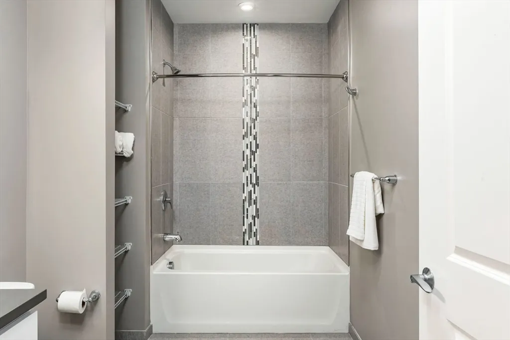 6 Essex St, Central Square