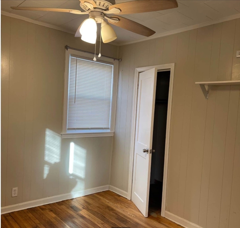 512 Pine St, Fall River