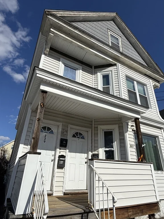 227 White St, Pawtucketville