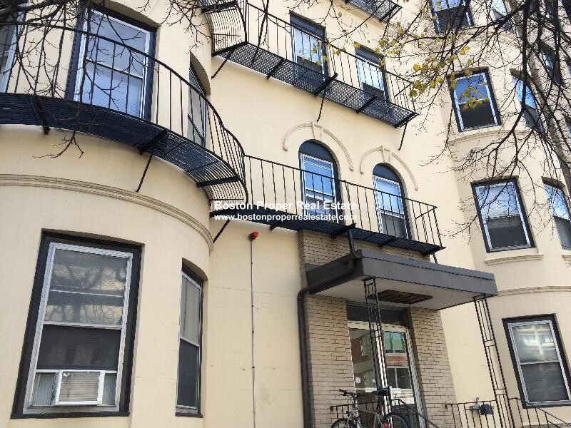 32 Westland Ave, Fenway