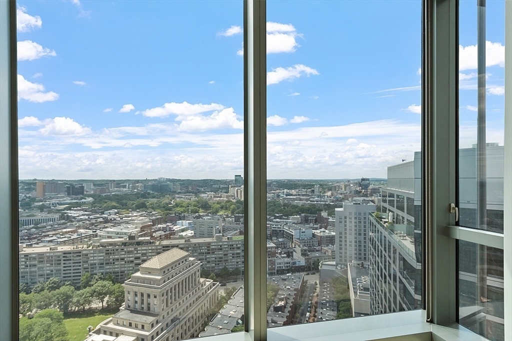 1 Dalton St, Back Bay