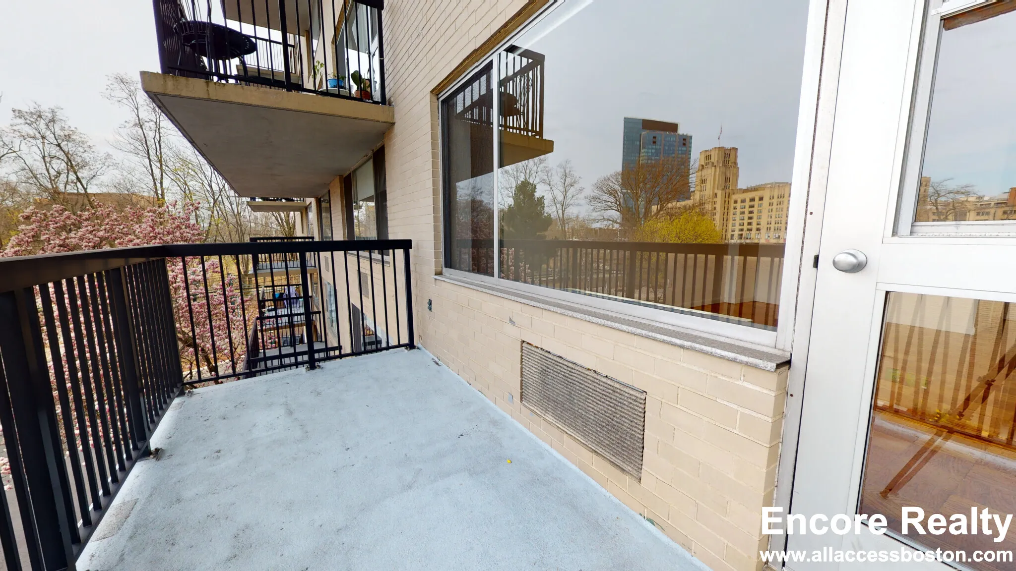 101 Monmouth St, Longwood