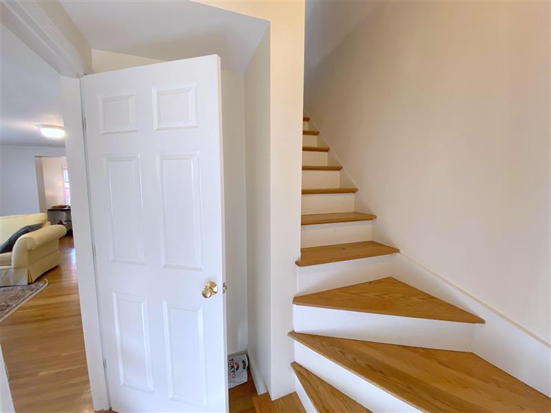 126 Pine St, The Port