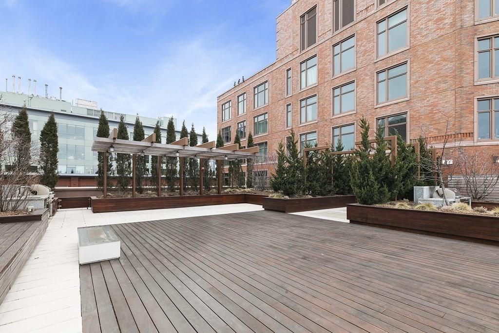 100 Lovejoy Wharf, North End