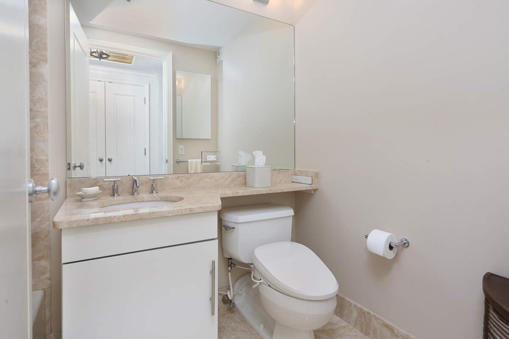 1 Charles Street South, Back Bay