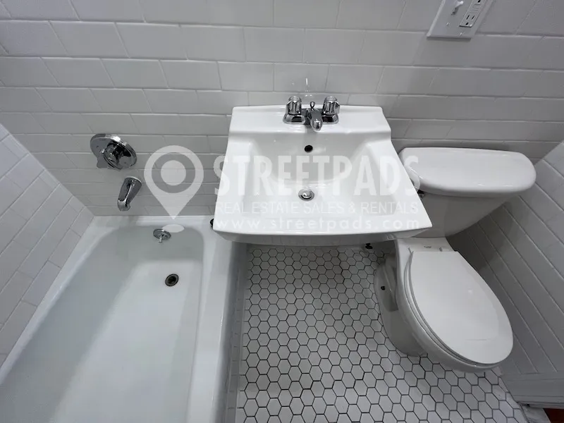 172 North Beacon St, Brighton