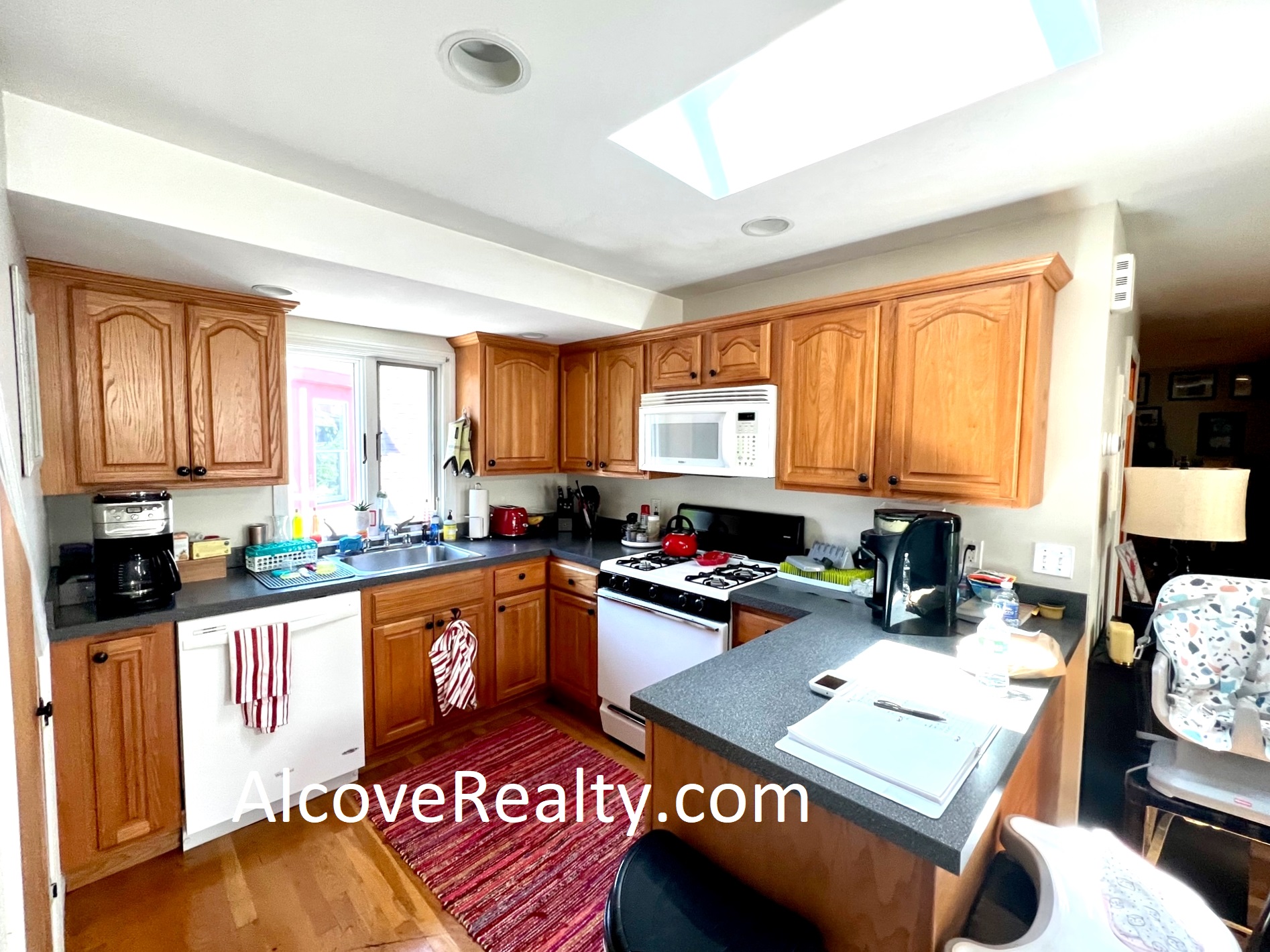 24 Burnham St, Tufts