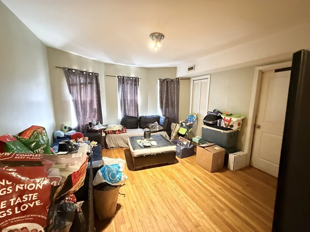 4043 Washington St, Jamaica Plain