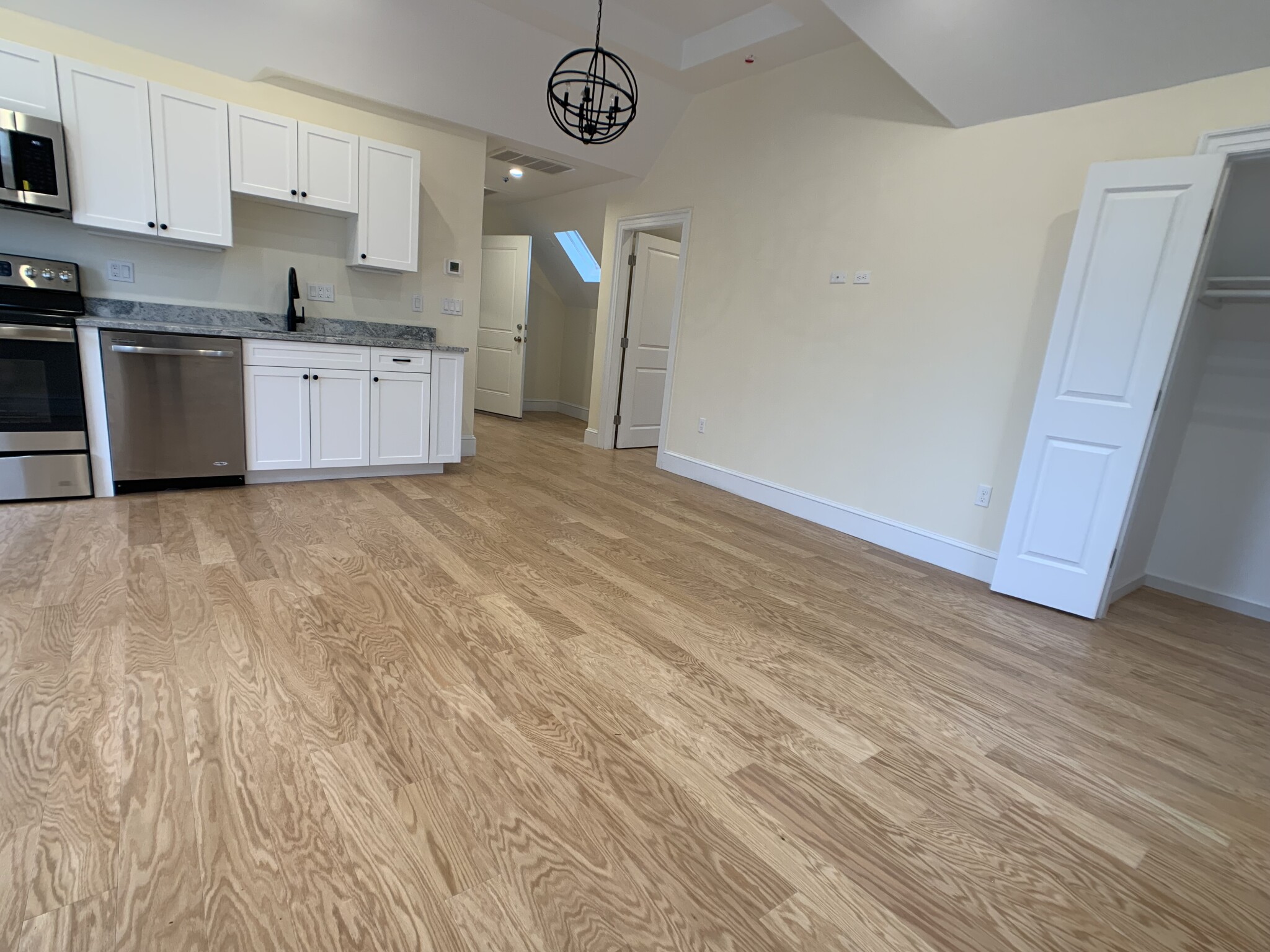 1 bed, 1 bath apartment for rent at 88 Wallingford Rd Unit 3, Brighton — photo 8 of 12