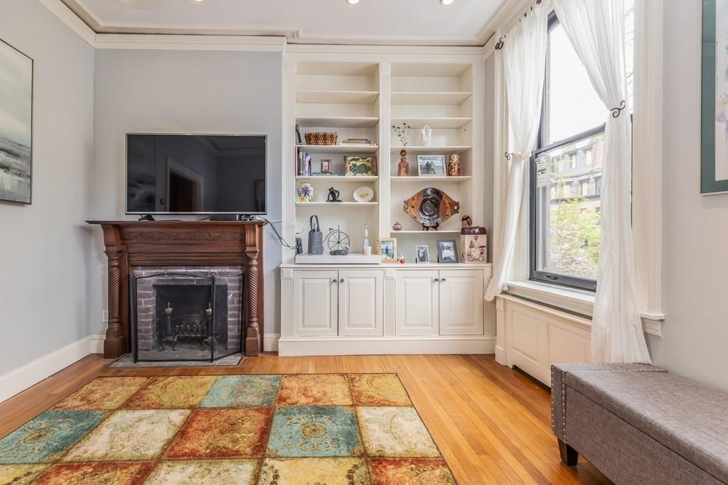 2 bed, 1 bath apartment for rent at 106 Marlborough St Unit 3, Back Bay — photo 2 of 6