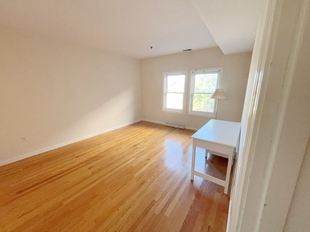 2456 Massachusetts Ave, North Cambridge