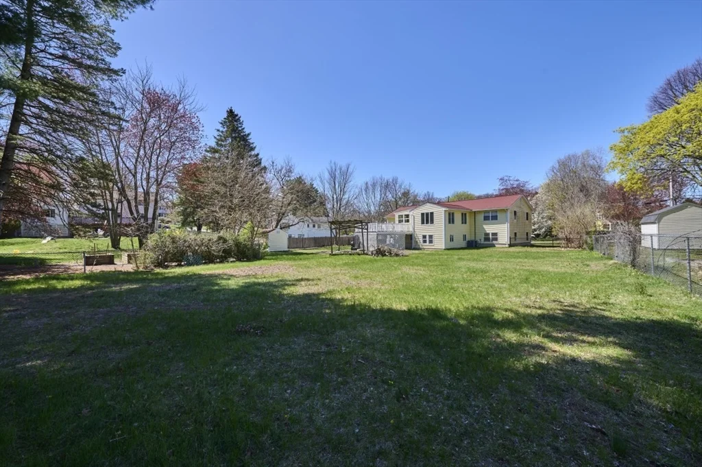37 Locust St, Burlington