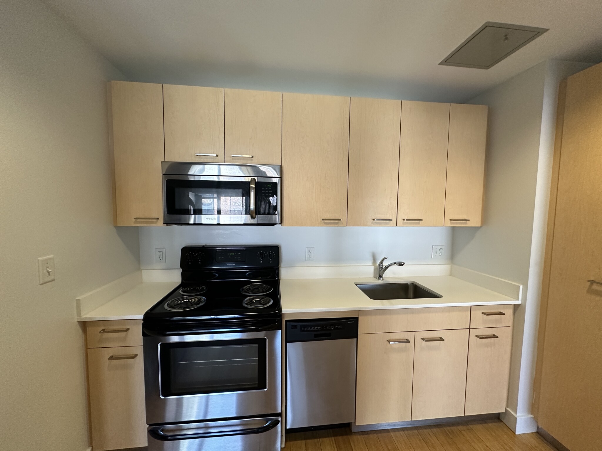 1085 Boylston St, Fenway
