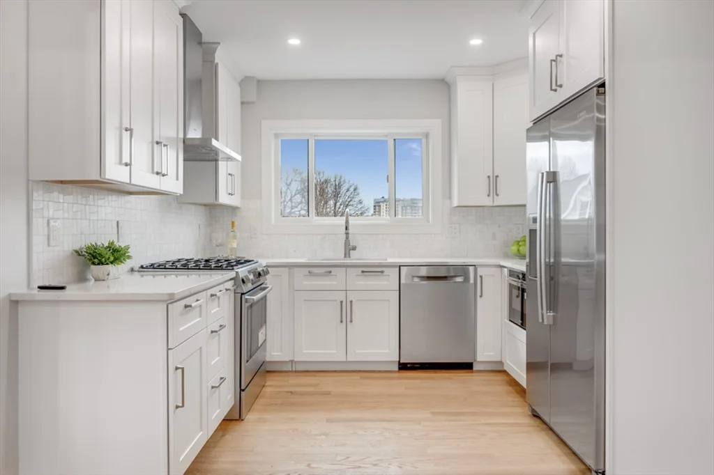 15 Melville, Ten Hills