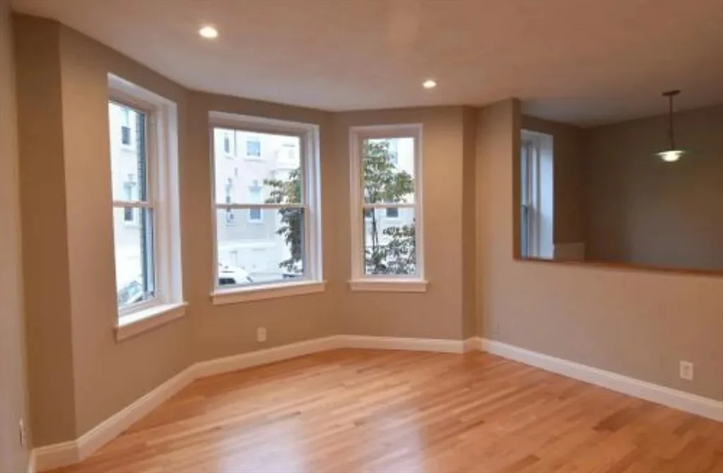 84 Gordon St, Allston