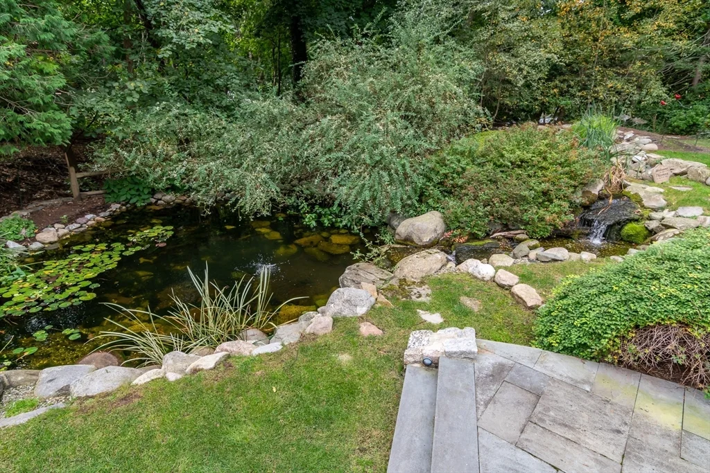 67 Whittier Rd, Wellesley