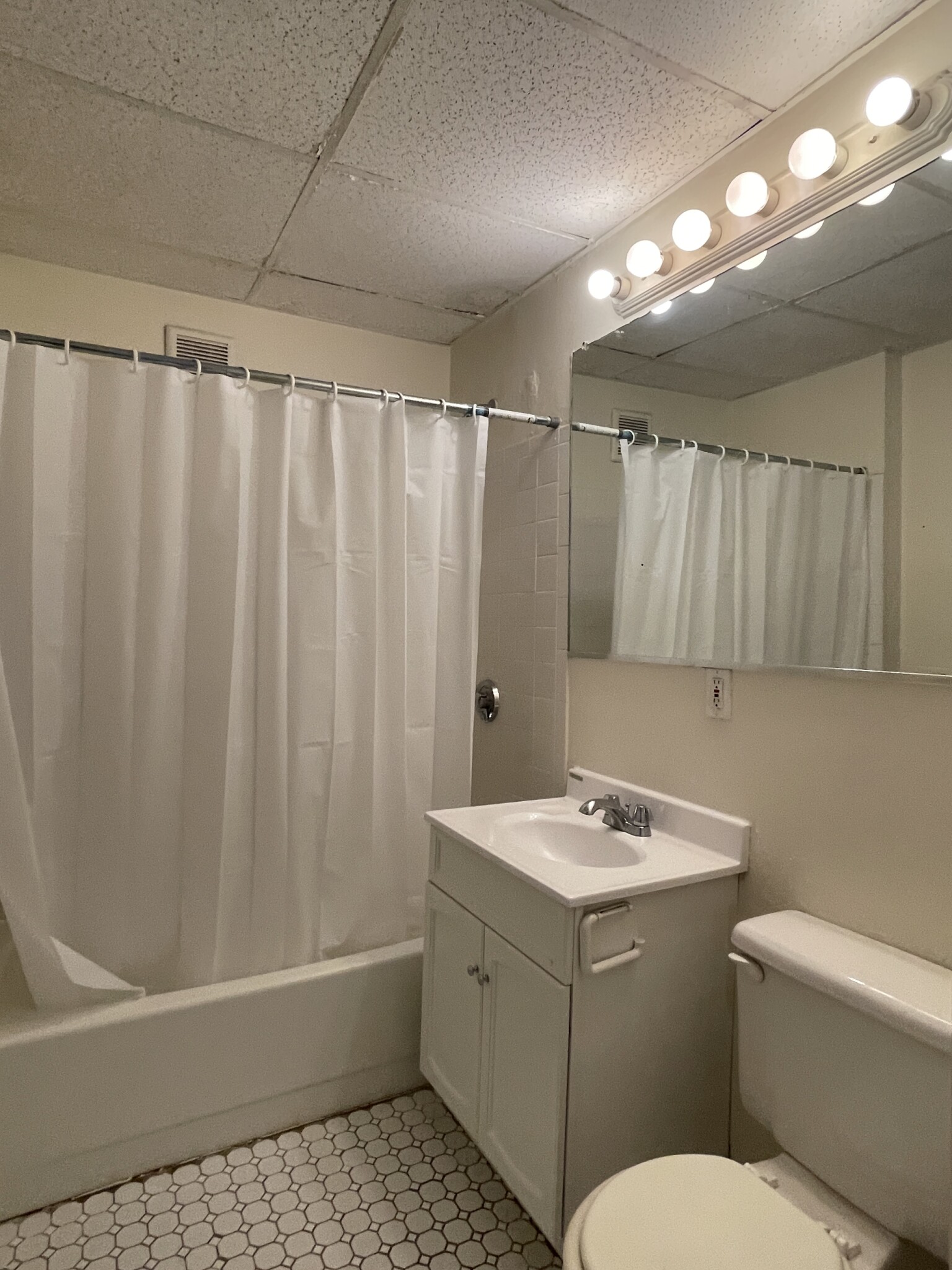 1 bed, 1 bath apartment for rent at 441 Cambridge St Unit 1., Allston — photo 3 of 3