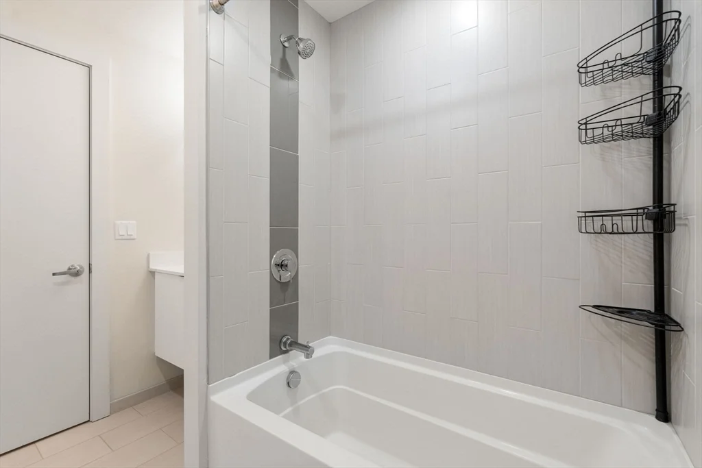 121 Portland St, West End