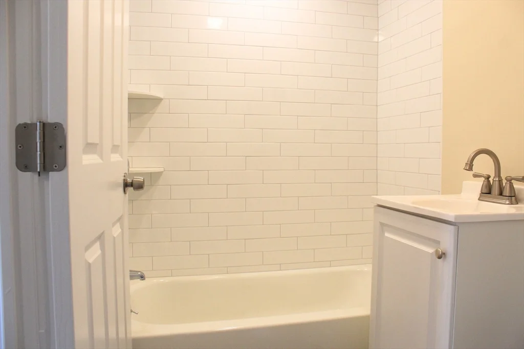 78 Endicott St, Peabody