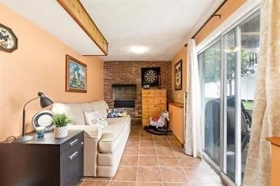 13 Circuit Ln, Watertown