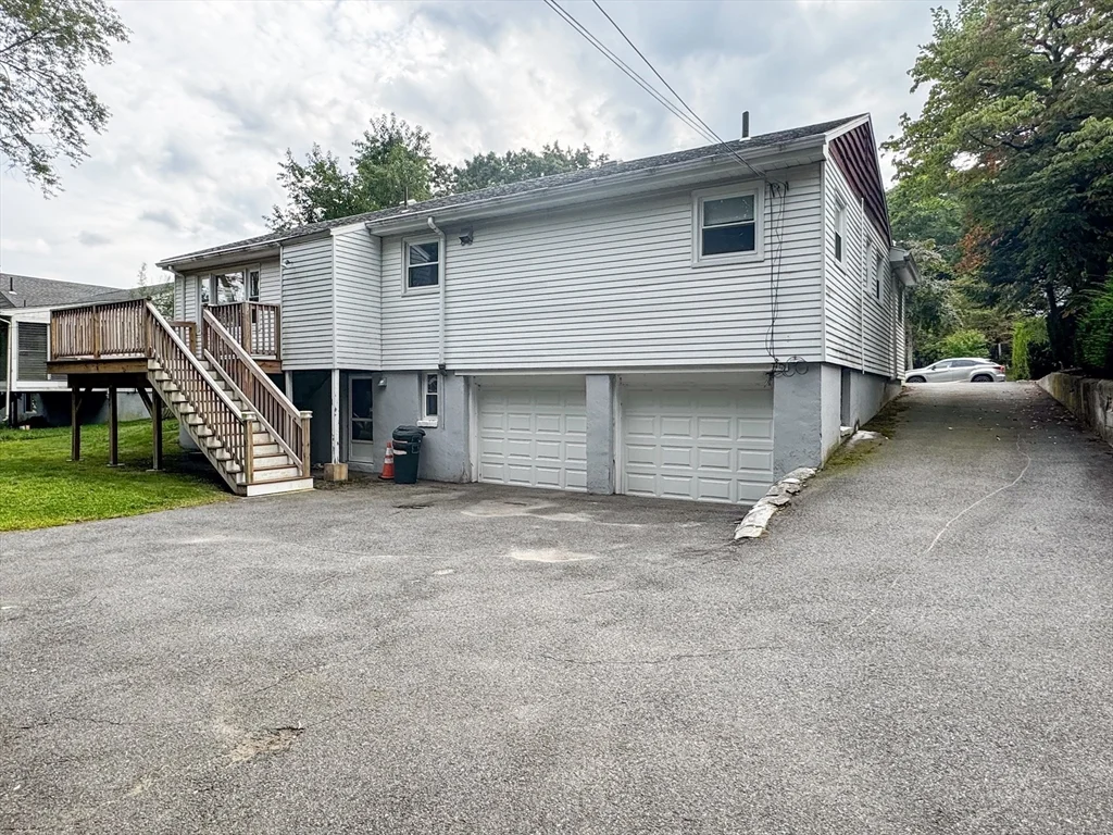 92 Woodcliff Rd, Chestnut Hill