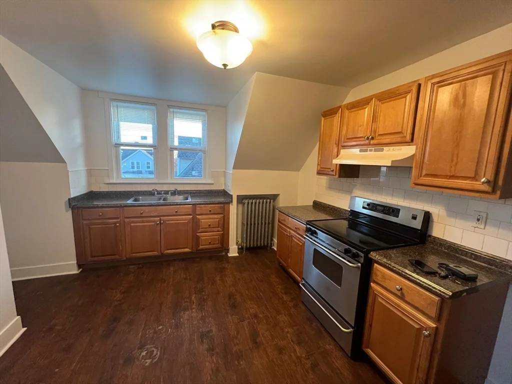 974 Plymouth Ave, Fall River