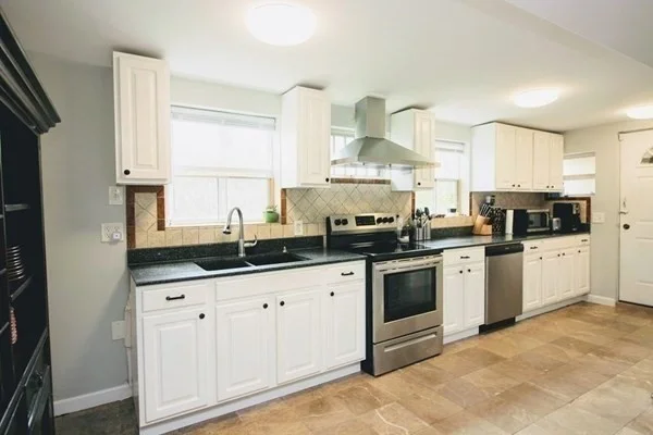 111 Lakewood St, Worcester