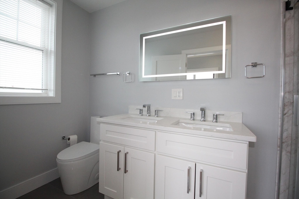 110 Main St, Everett