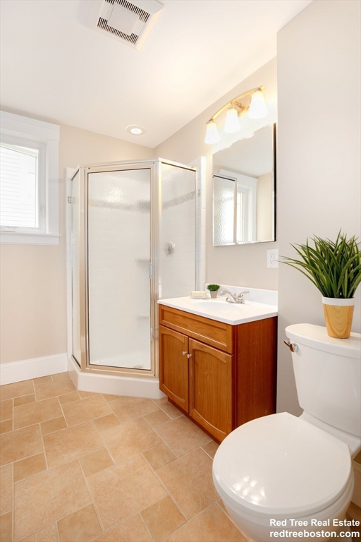 29 Strathmore Rd, Medford