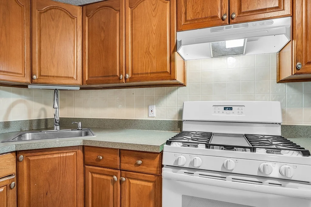 87 Graniteville Rd, Westford