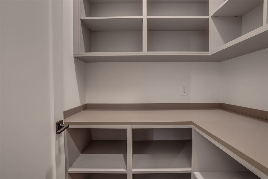 71 Harwich Rd, Chestnut Hill