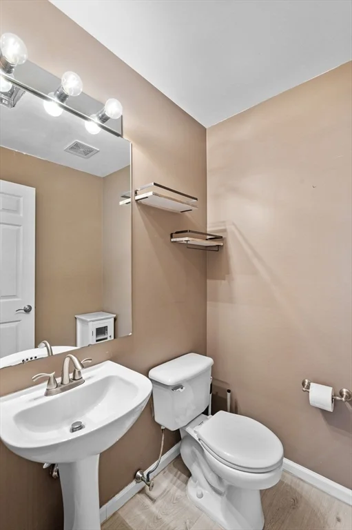 709 Gazebo Cir, Reading