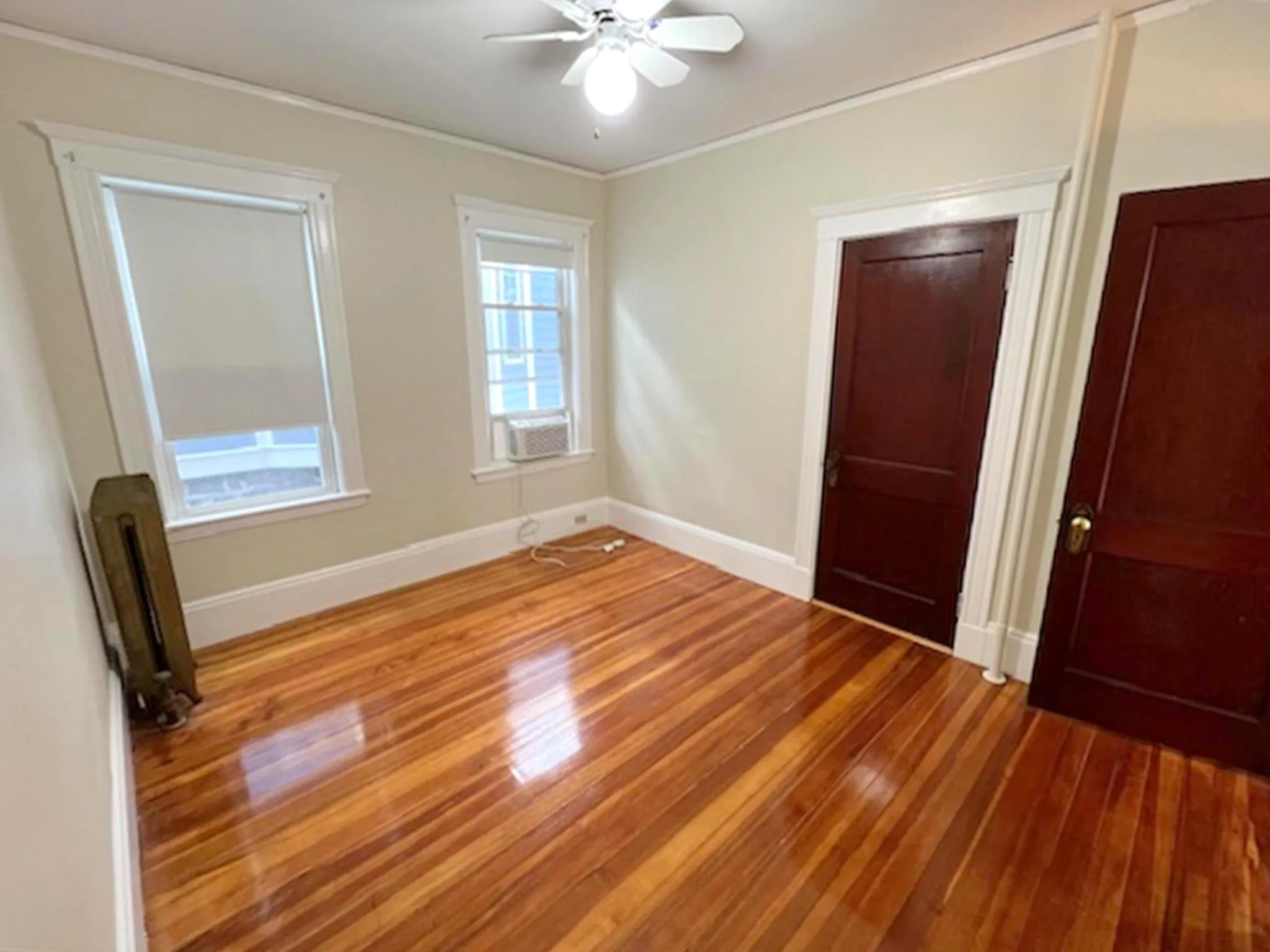 76 Powder House Boulevard, Tufts