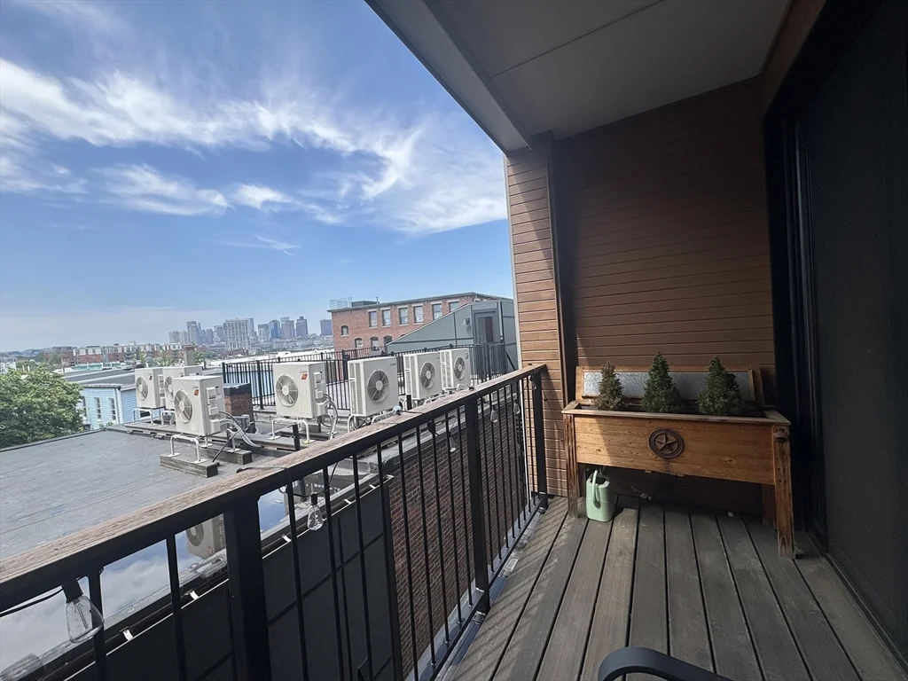 277 Border St, East Boston