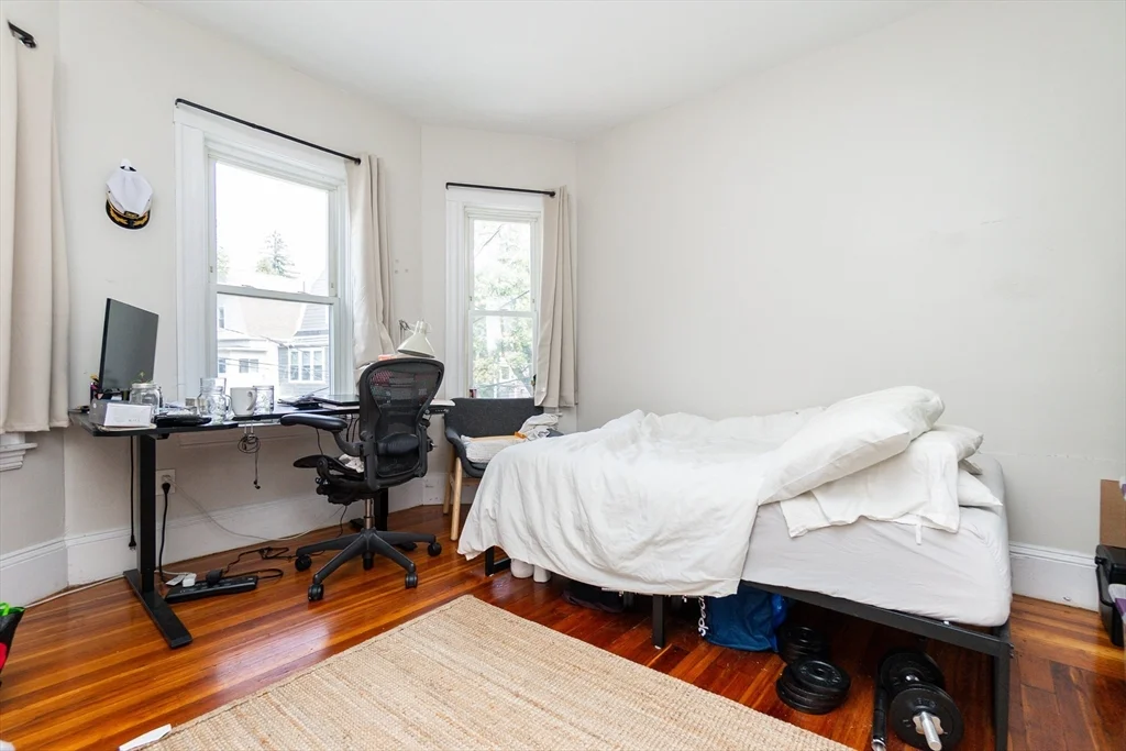 24 Aberdeen Rd, Powder House Square