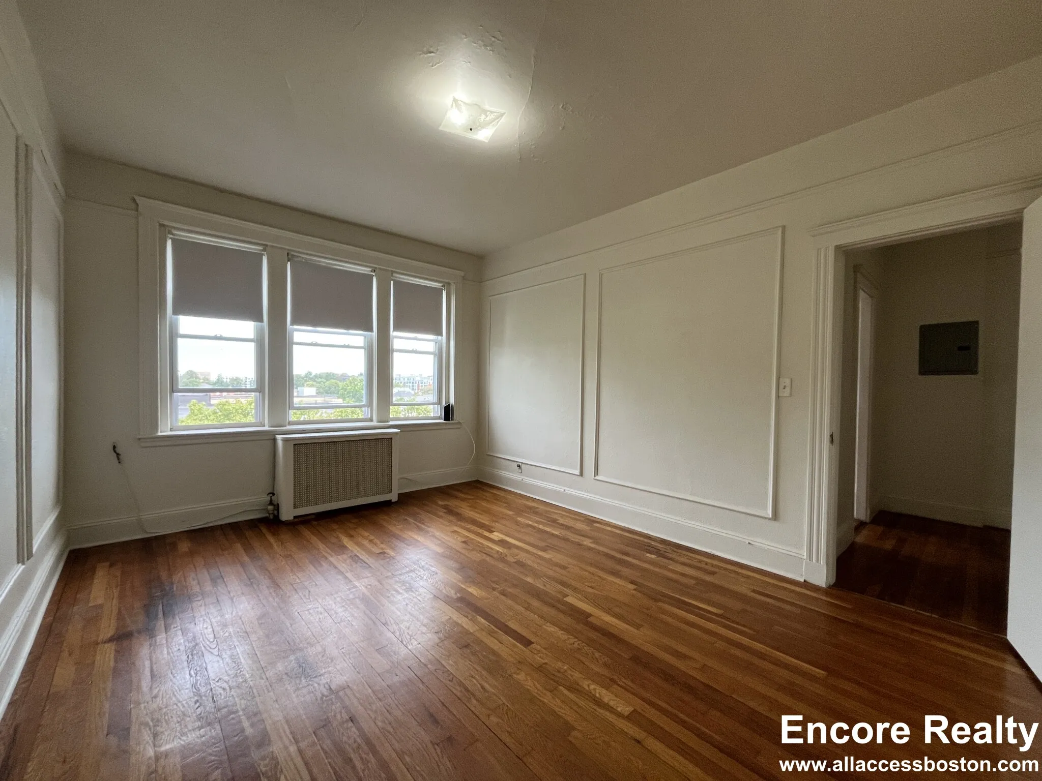 1687 Commonwealth Ave, Brighton