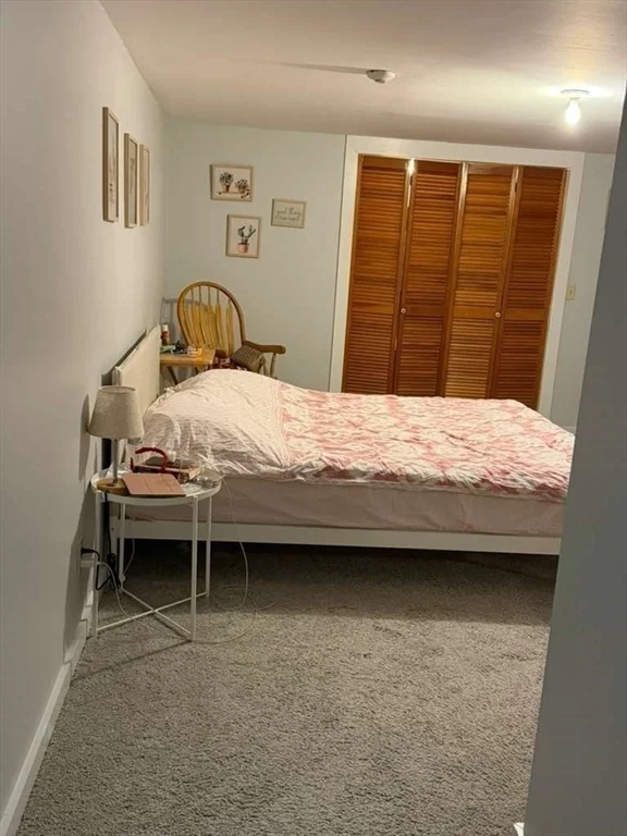 212 Carriage Ln, Taunton