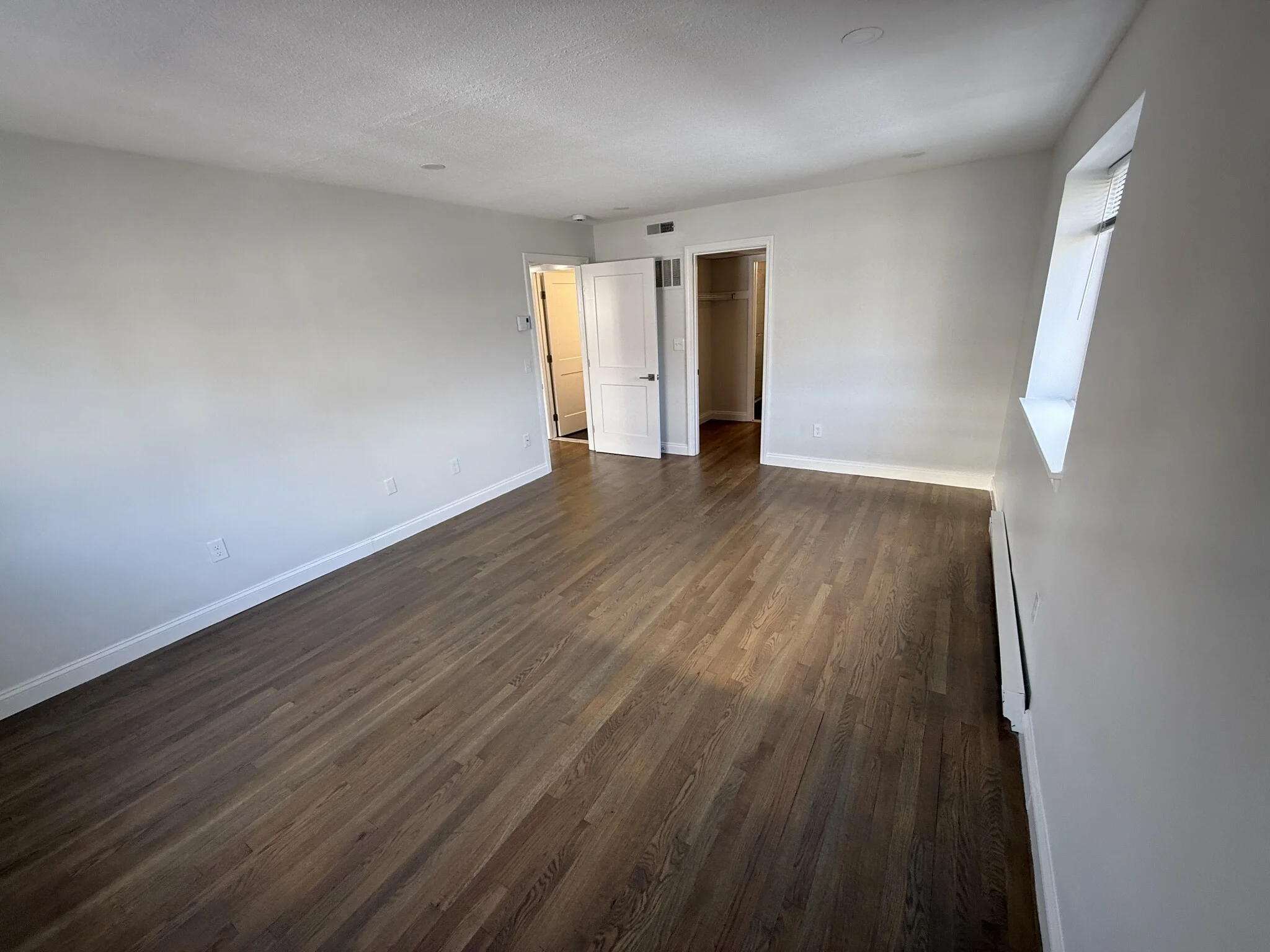 320 Hammond Pond Pkwy, Chestnut Hill