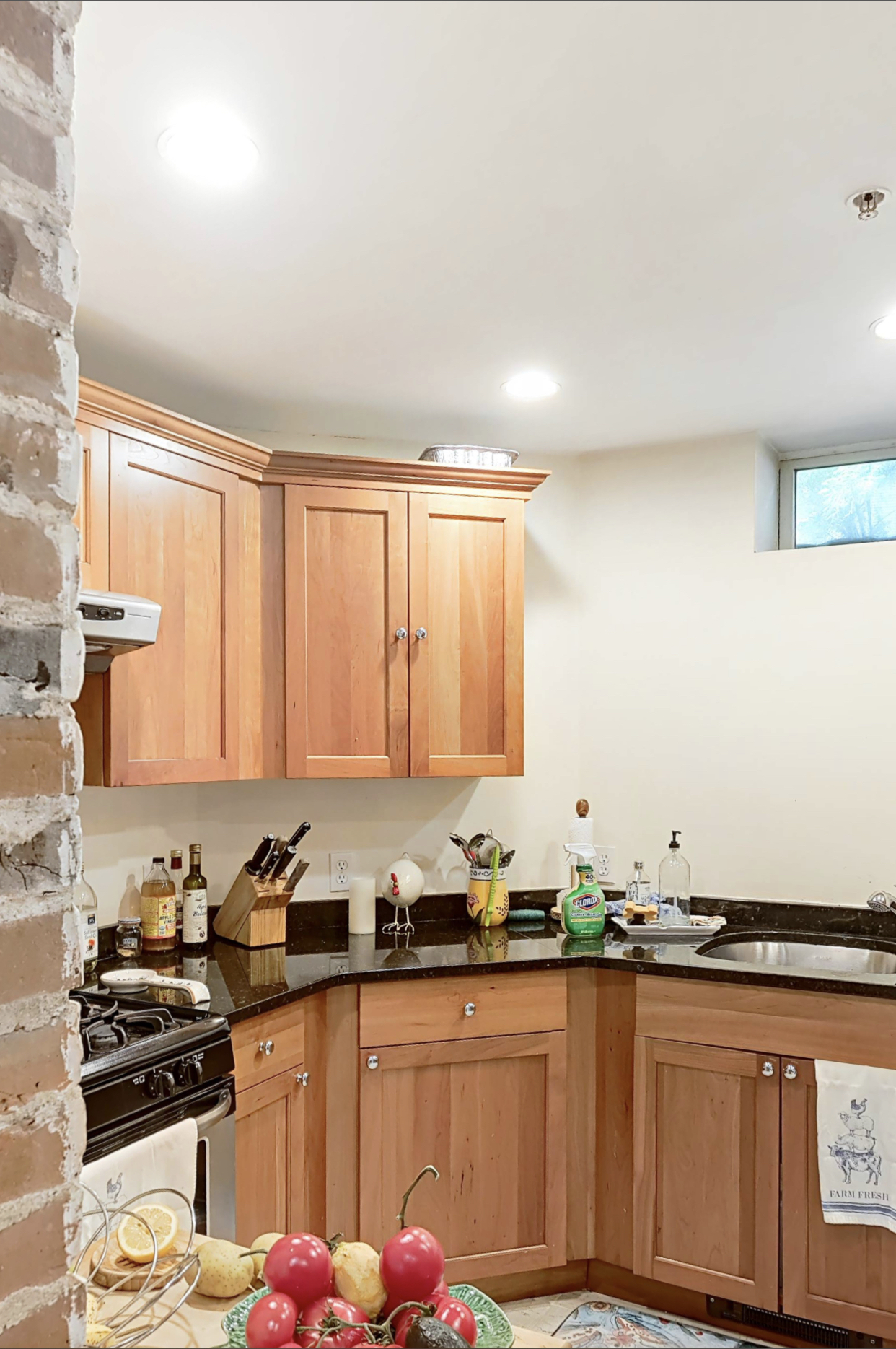 1 bed, 1 bath apartment for rent at 10 Selkirk Rd Unit 1, Brighton — photo 2 of 10