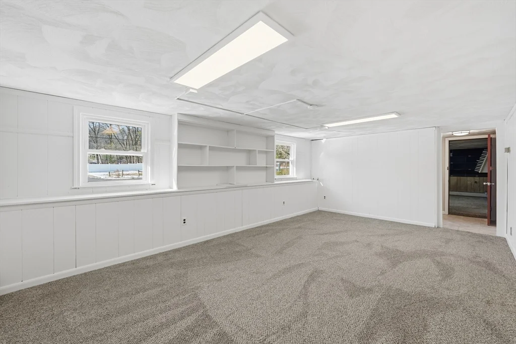 43 Little John Dr, Billerica