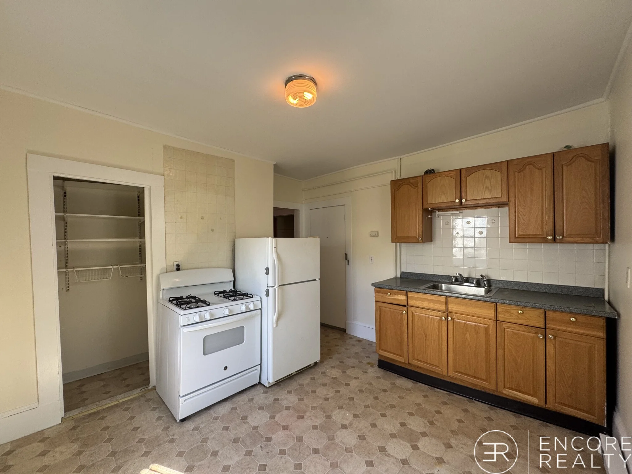 4 Watson St, Cambridgeport