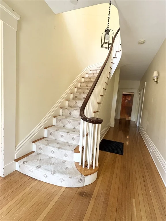 344 Lowell St, Lexington