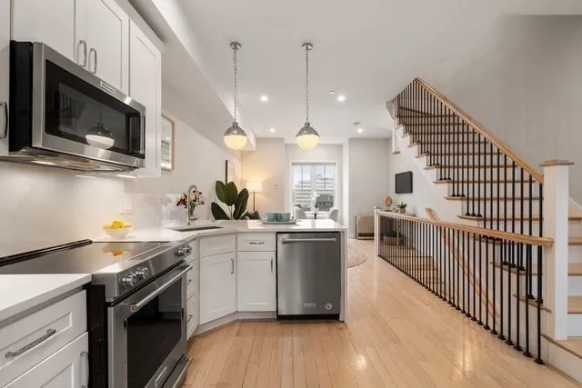 174 Fisher Ave, Mission Hill