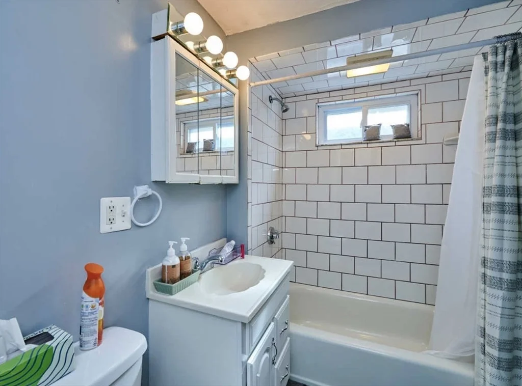 53 Fairfax St, West Somerville