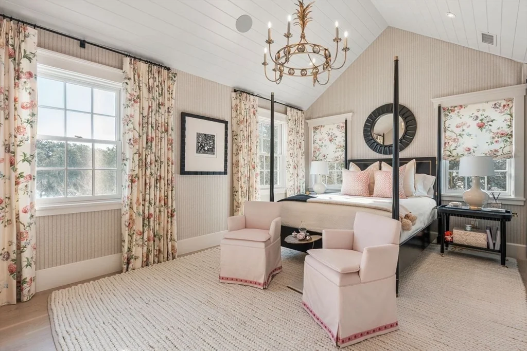 34 Brewster Rd, Monomoy