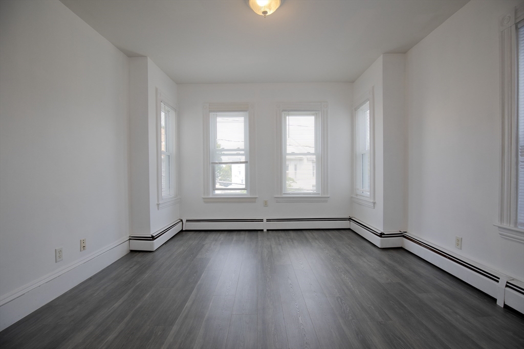 115 Taylor St, Waltham